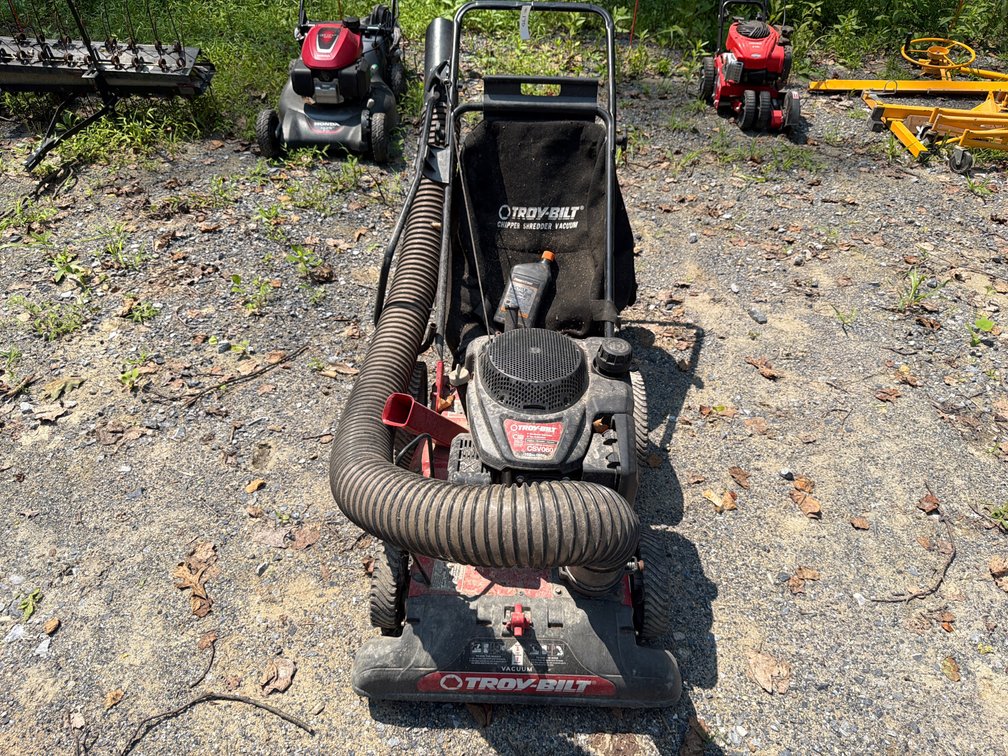 Troy-Bilt Gas Chipper/Shredder/Vacuum