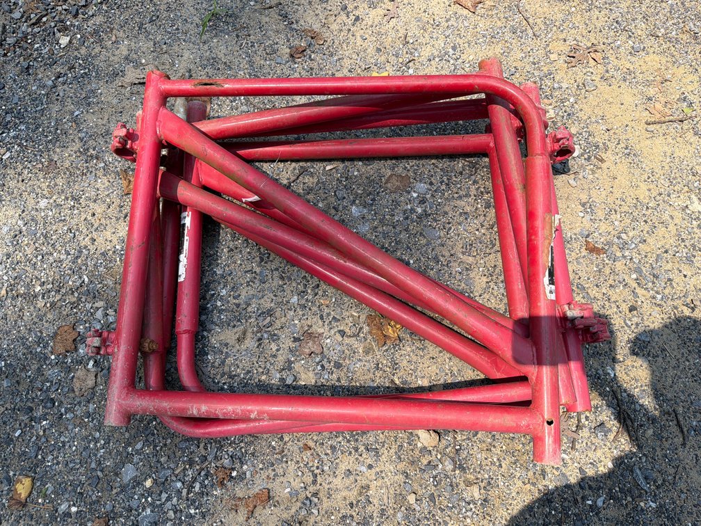 (4) Scaffolding Outriggers