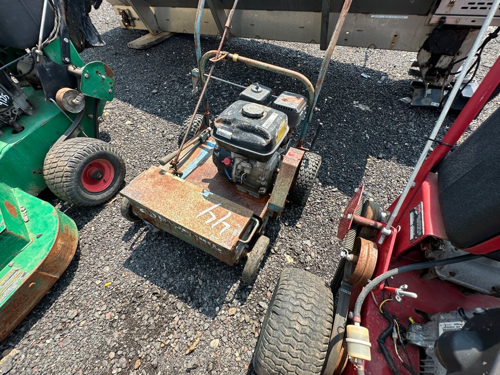 BlueBird F203 Walk-Behind Lawn Seeder