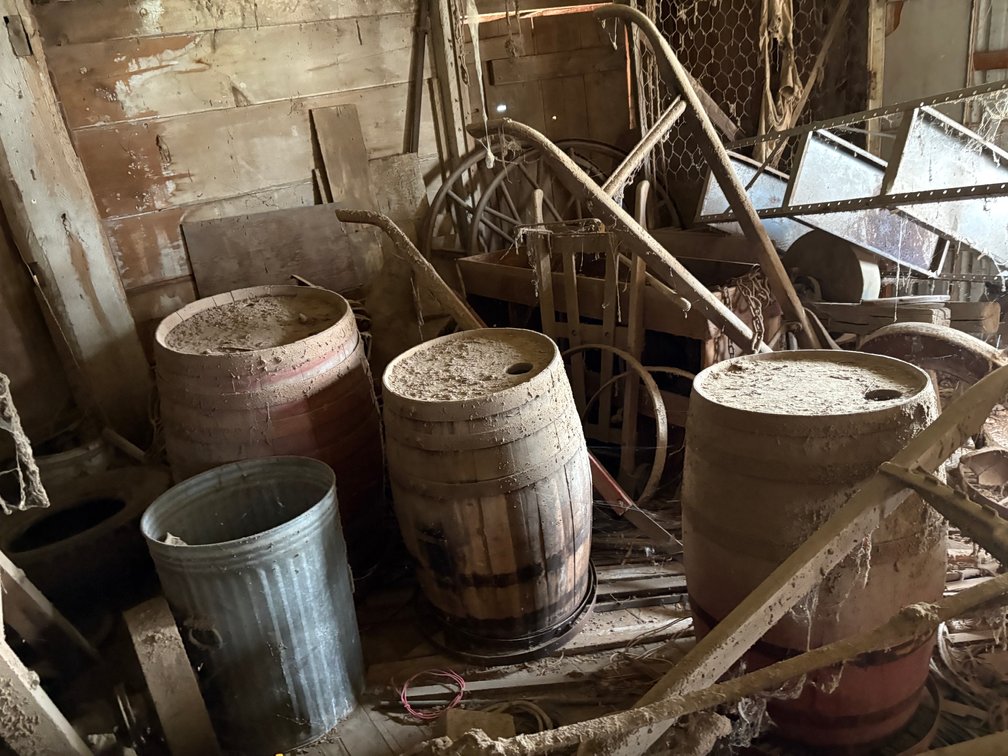 Image for LIVE AUCTION Collectibles, Antiques, Furniture, Tools & Home Contents - Boyertown, PA