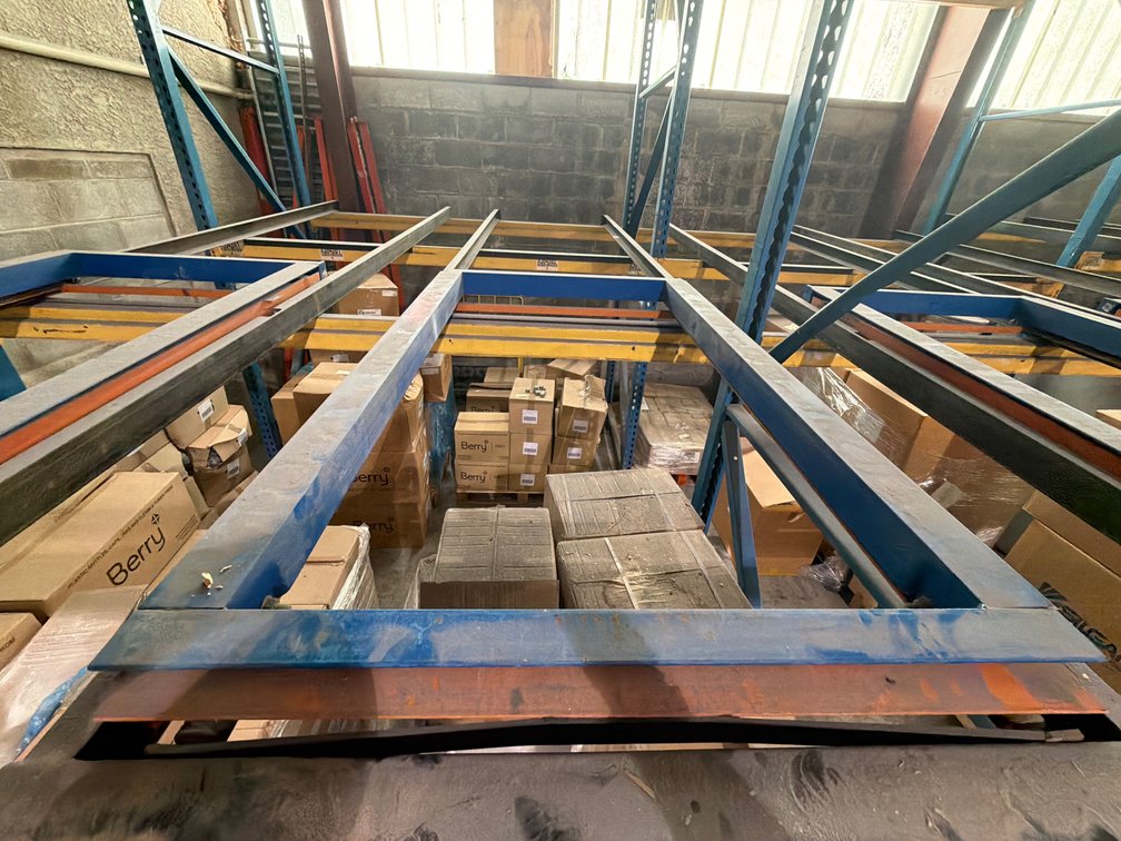 (1) Push-Back Pallet Rack Cart / Roller Assembly