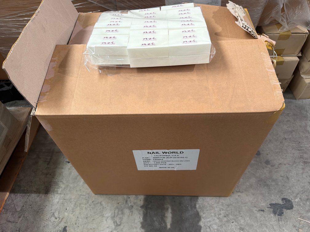 (1) Case NSI White Nail Sanding Blocks