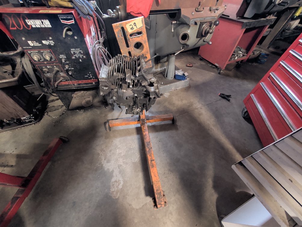 750lb Capacity Engine Stand