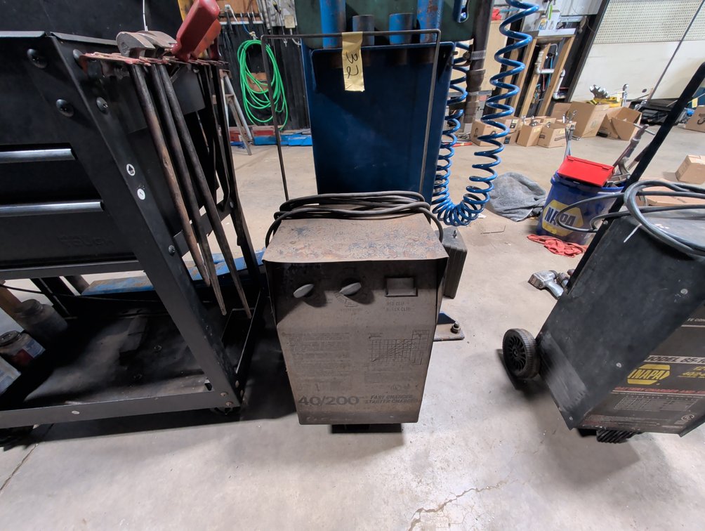 40/200AMP Fast Charger/Starter Charger