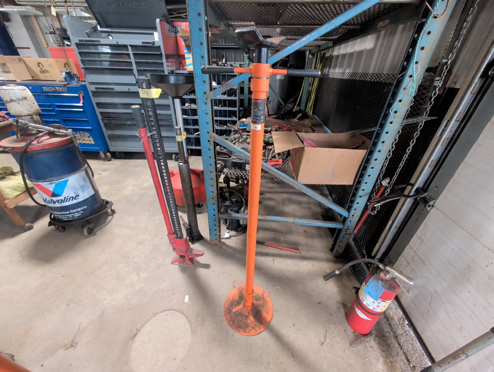 Vevor Adjustable Underhoist Stand