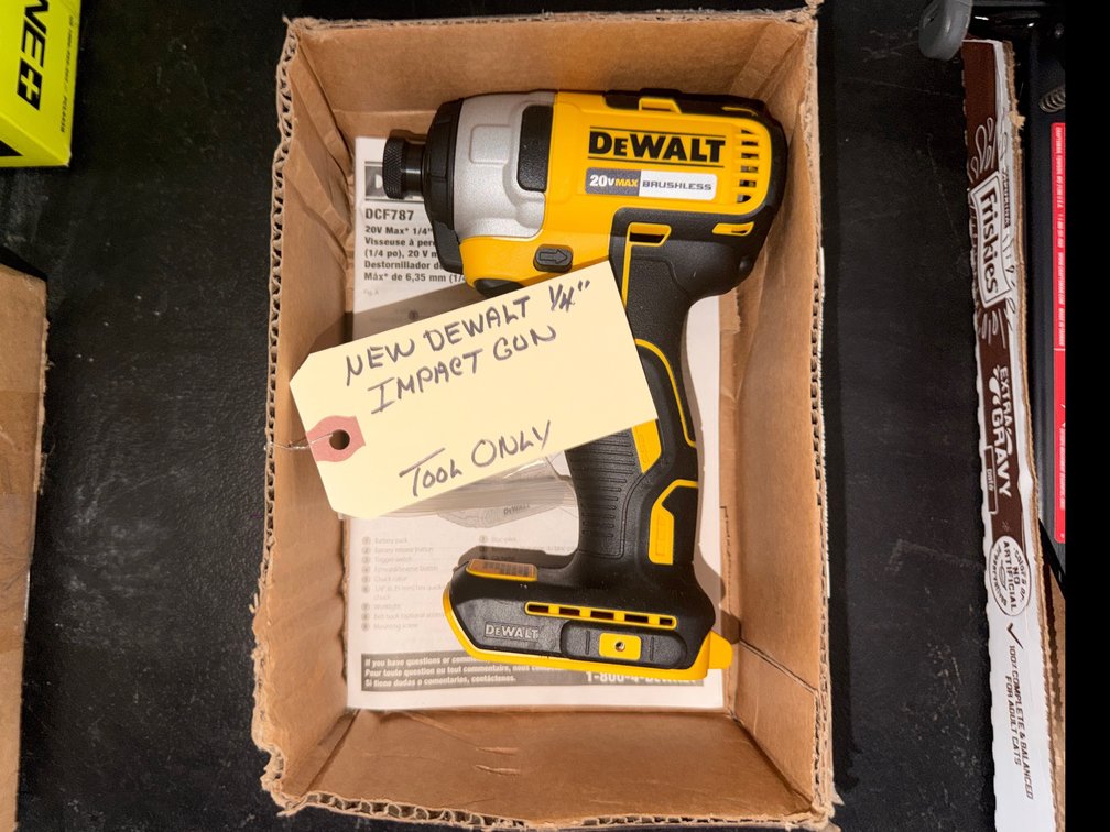 New DeWalt 1/4” Impact Gun