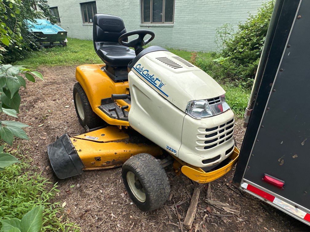 Cub Cadet 3235 Riding Mower