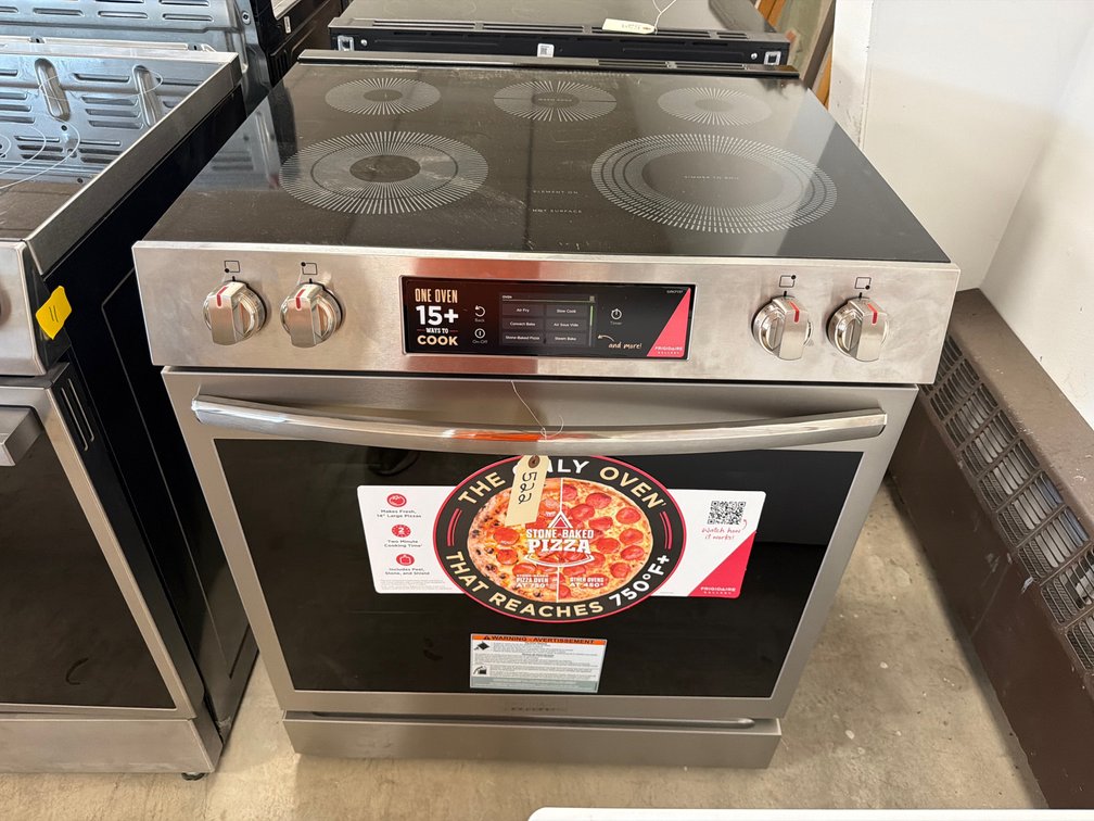 New FrigidAire Gallery Electric Range