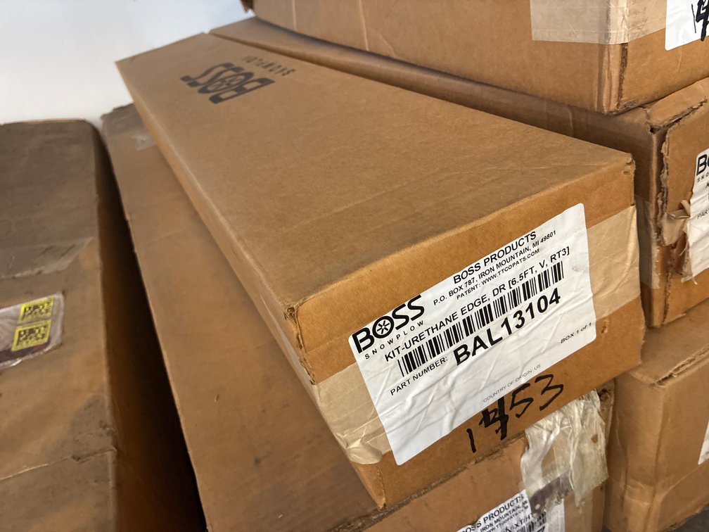 Boss 6’6” UTV V-XT Driver Urethane Edge