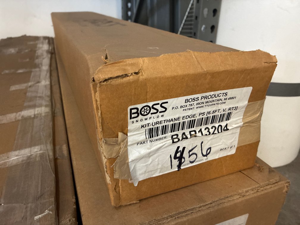 Boss 6’6” UTV V-XT Passenger Urethane Edge