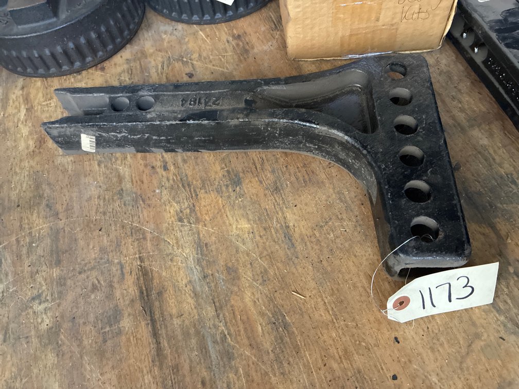 (1) Reese 2” Hitch Bar