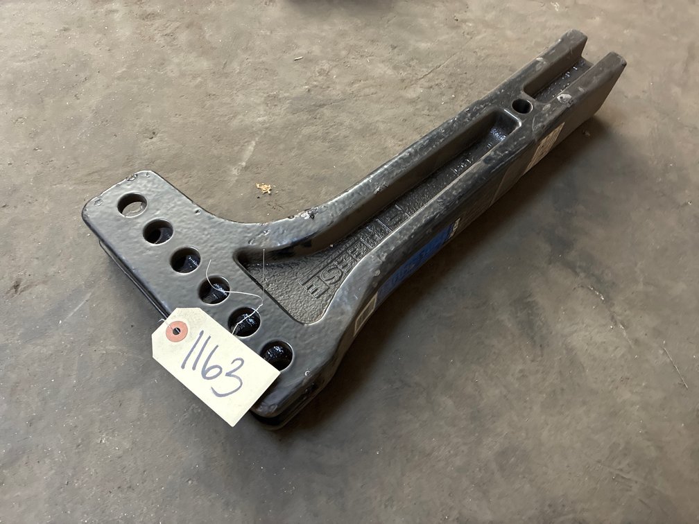 (1) Reese 2-1/2” Hitch Bar