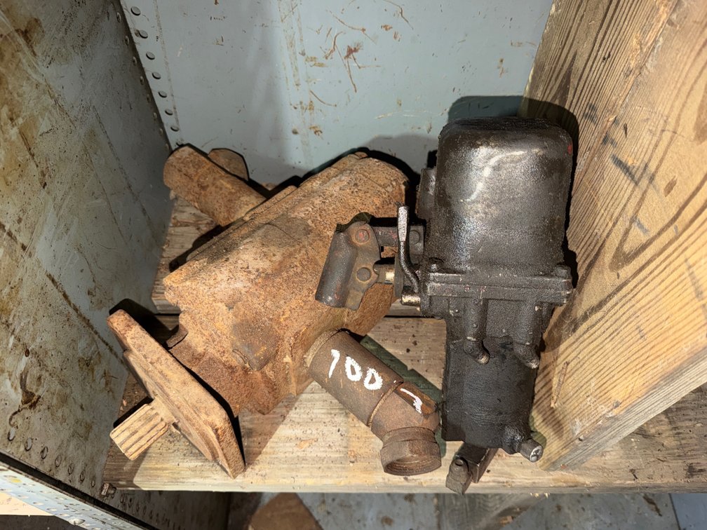 Hydraulic Pump & Cab Jack
