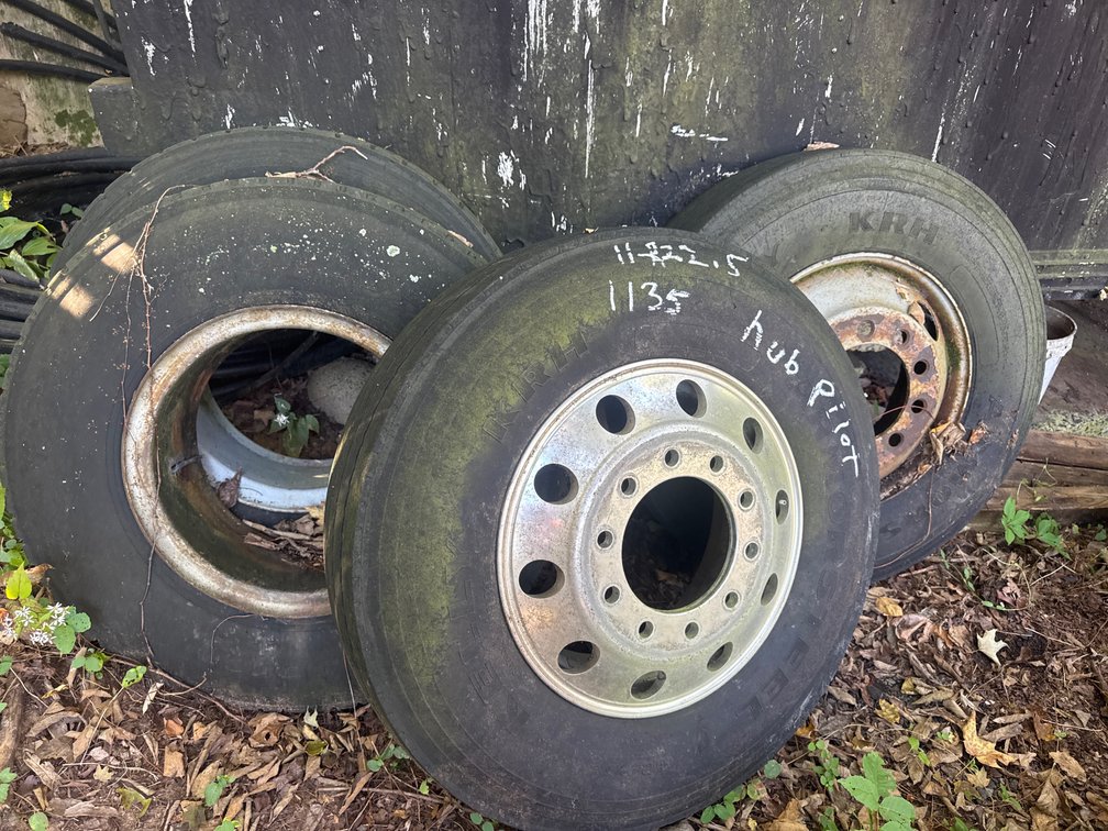 (4) 11R22.5 Tires