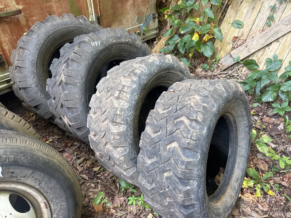 (4) Tires