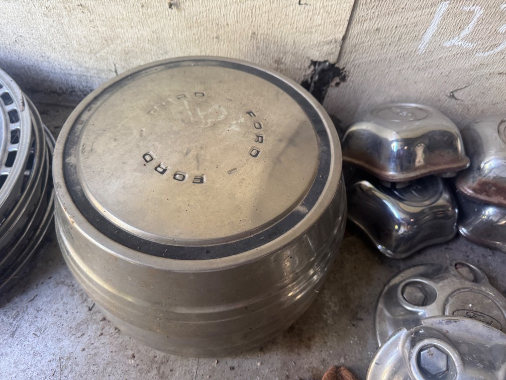 (4) Ford Hubcaps