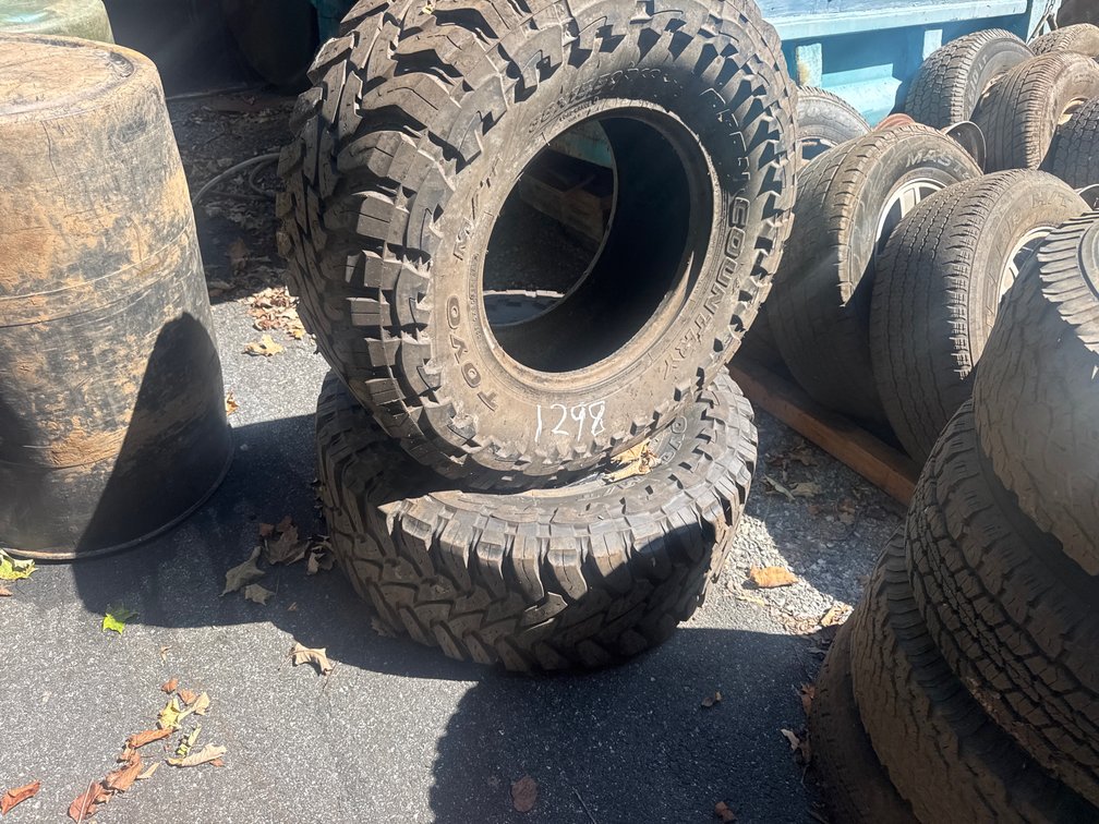 (2) 38X 15.50R18 Tires