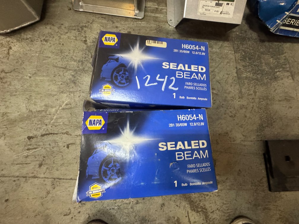 (2) NAPA Sealed Beam Headlights