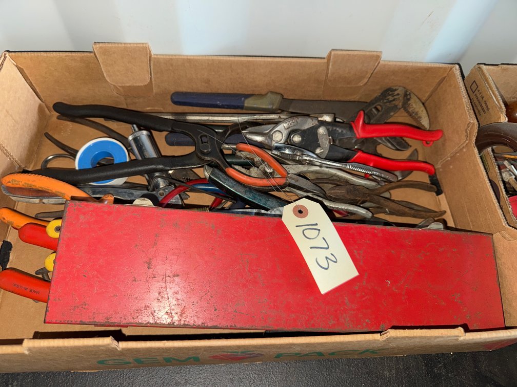 Pliers