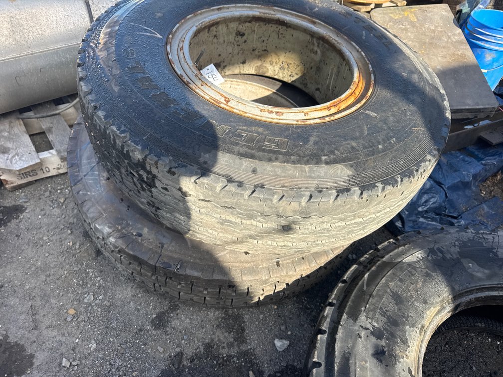 (2) 11.00R20 Tires