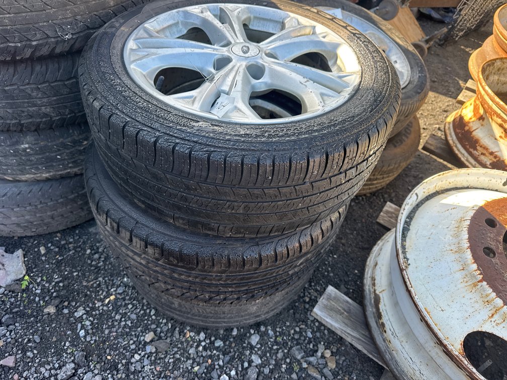 (3) 225/50R17