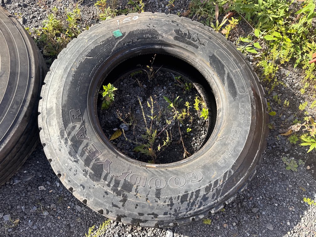 295/75R22.5 Tire