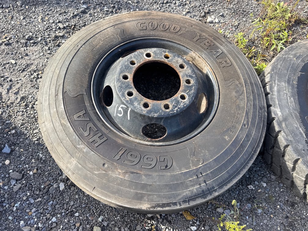 12R22.5 Tire