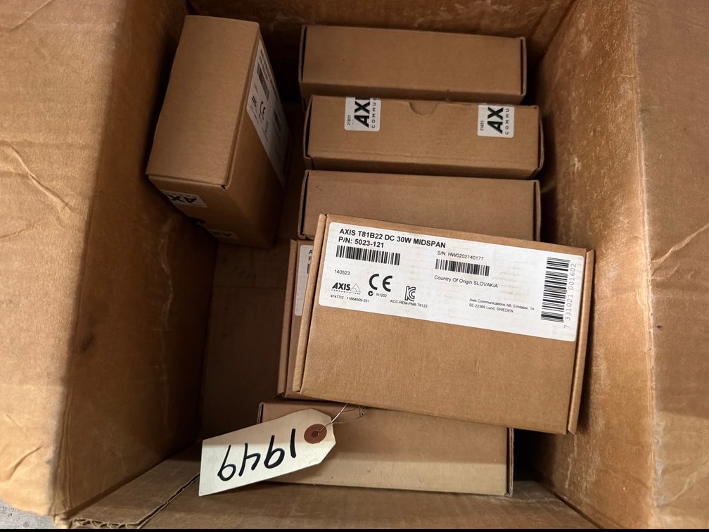 (8) Axis T81B22 30W PoE Midspans