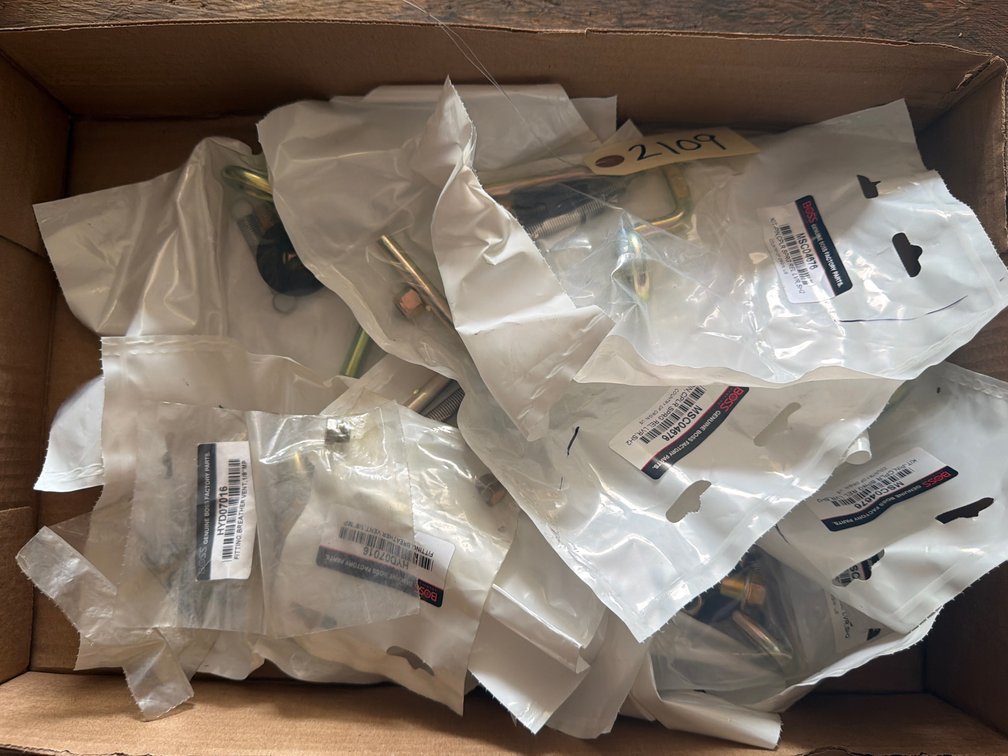 (8) Boss Smarthitch Coupler Latches