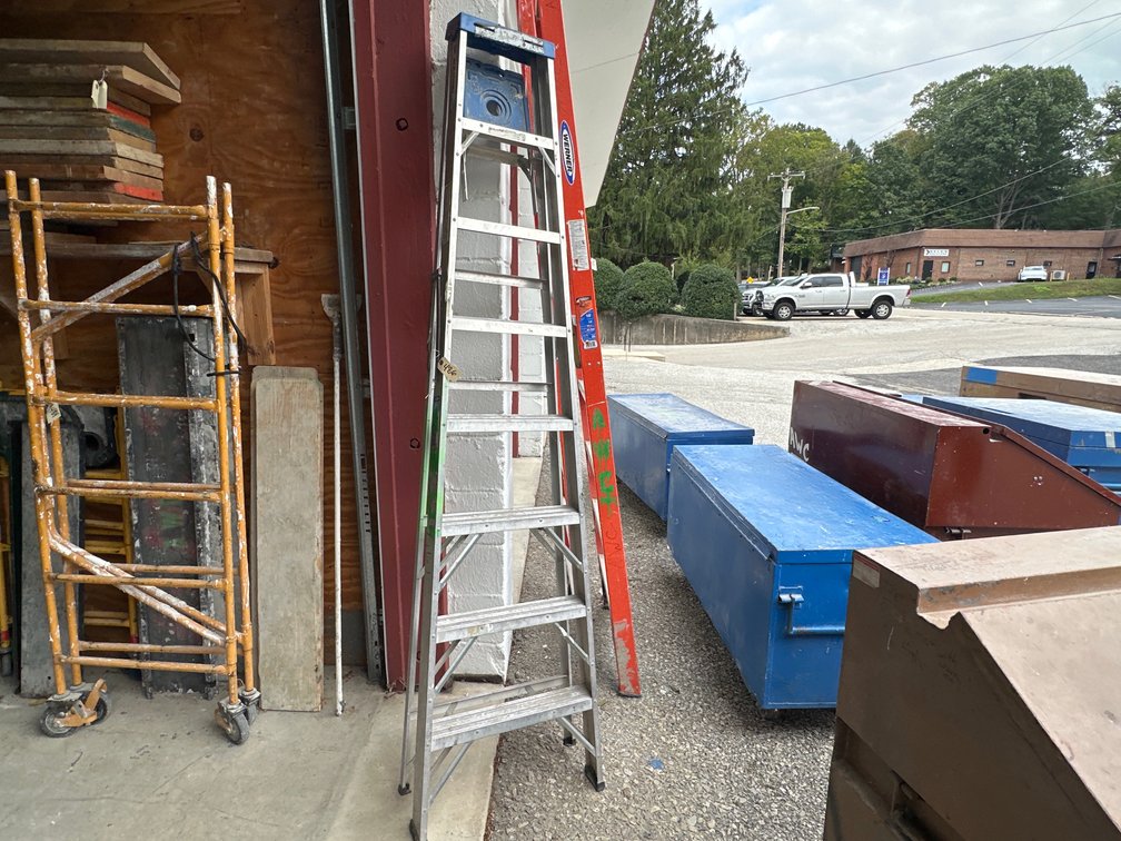 8’ Aluminum A-Frame Ladder
