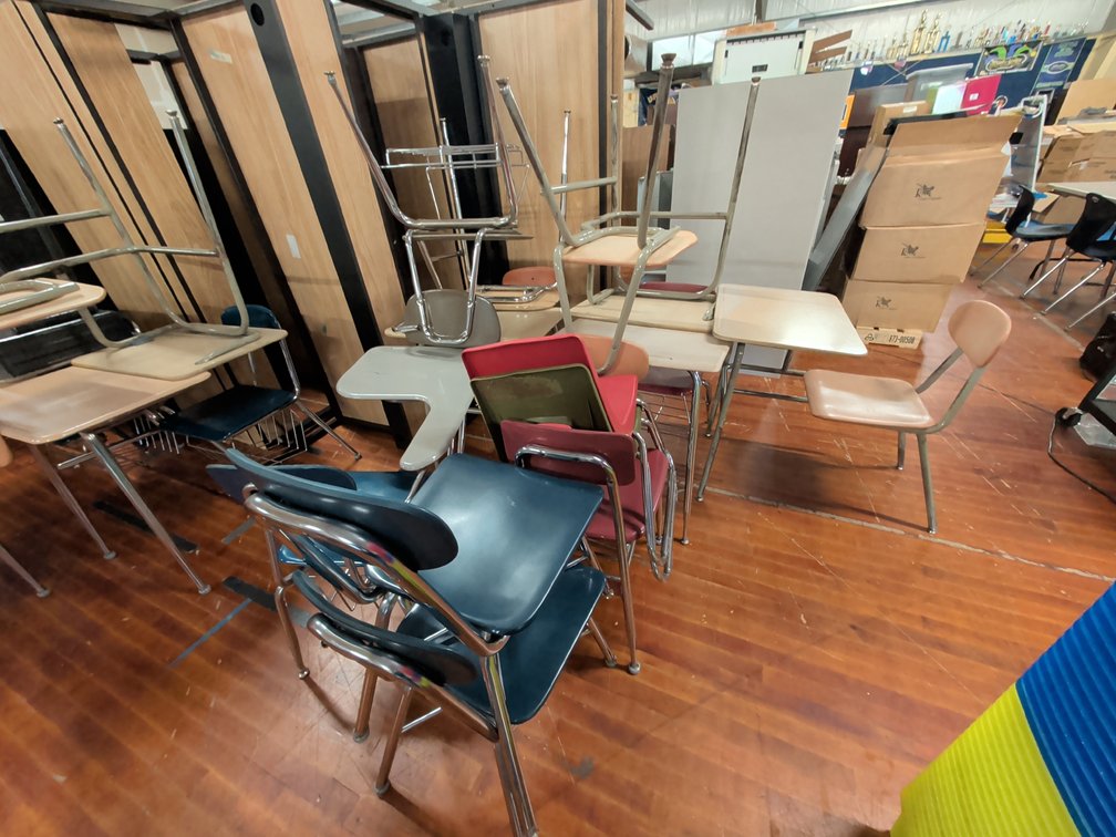 (6) School Desks