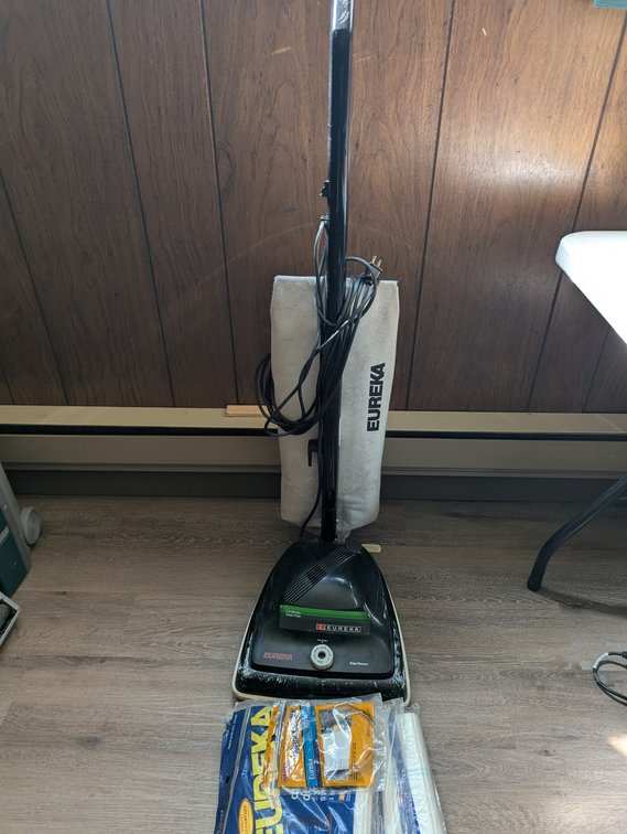 Upright Vacuum W/ Bags