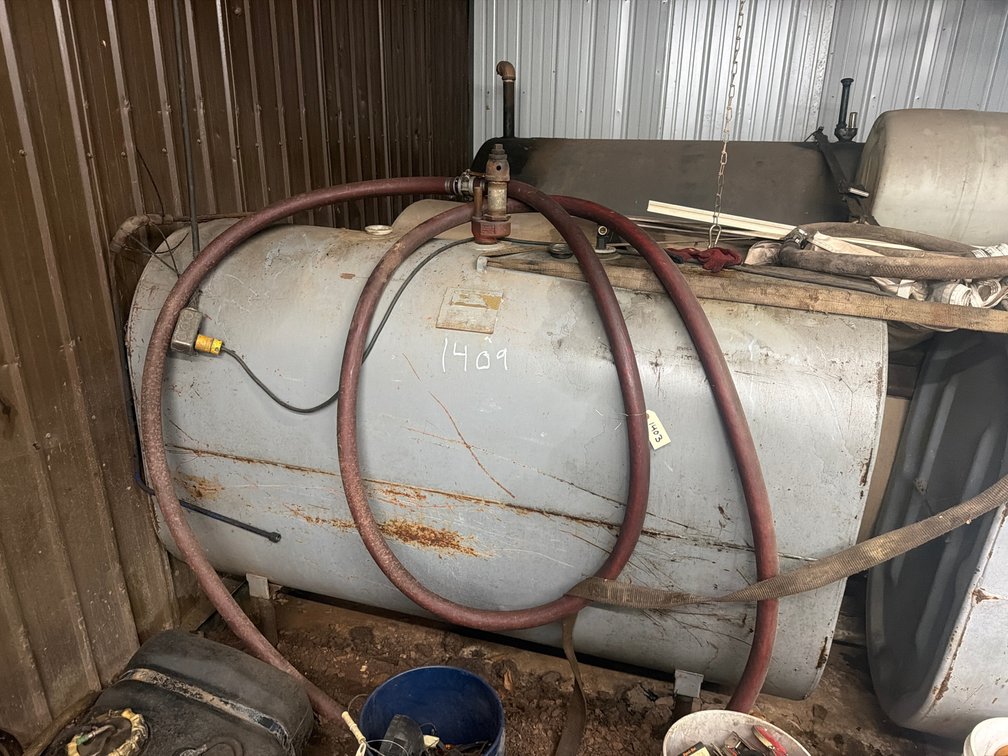 330 Gallon Oil Tank