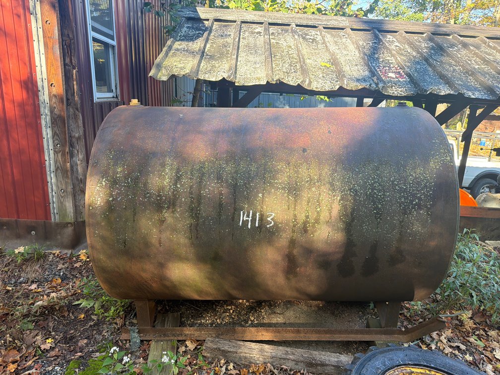 550 Gallon Skid Oil Tank