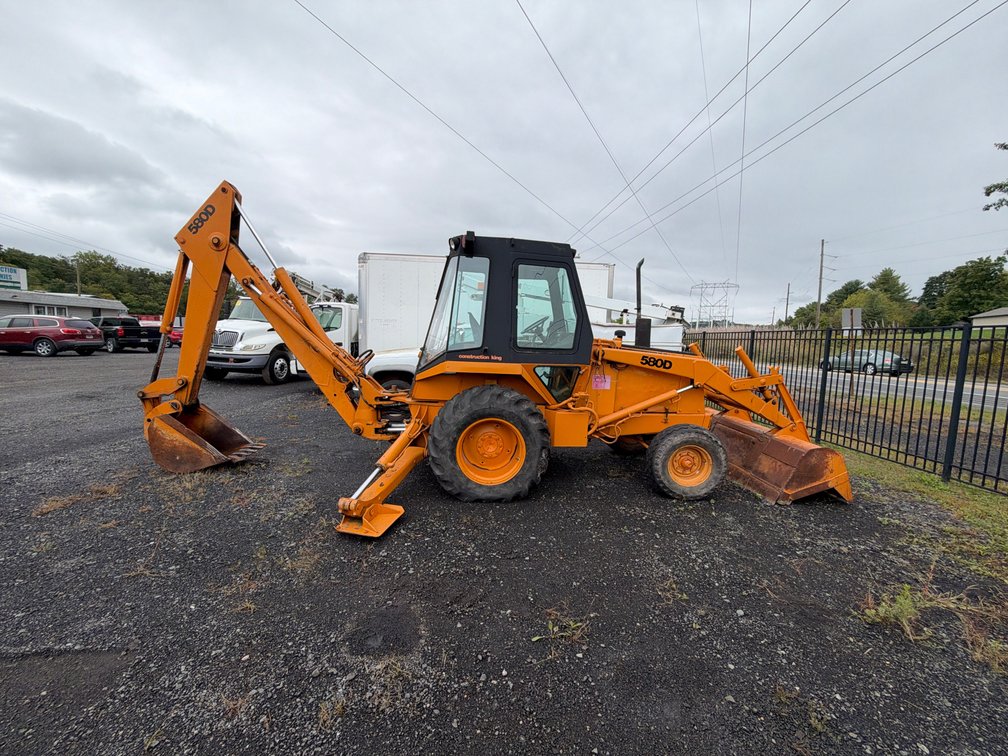 Case 580D Backhoe