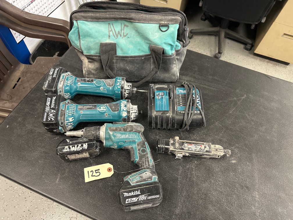 Makita Cordless Screwgun & (2) XOC01 Cut-Out Tools