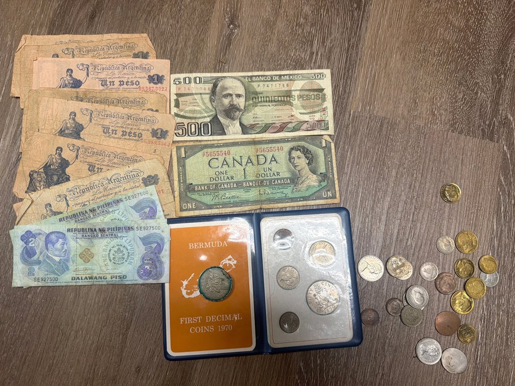 Canadian Coins & Pesos