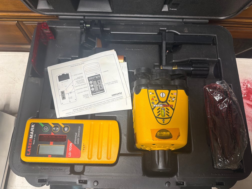 Wizard Rotary Laser Level & Universal Laser Detector