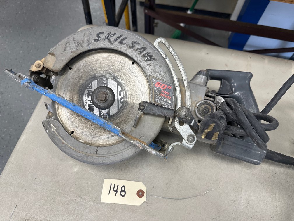 Skilsaw Worm Drive Electric Circular Saw