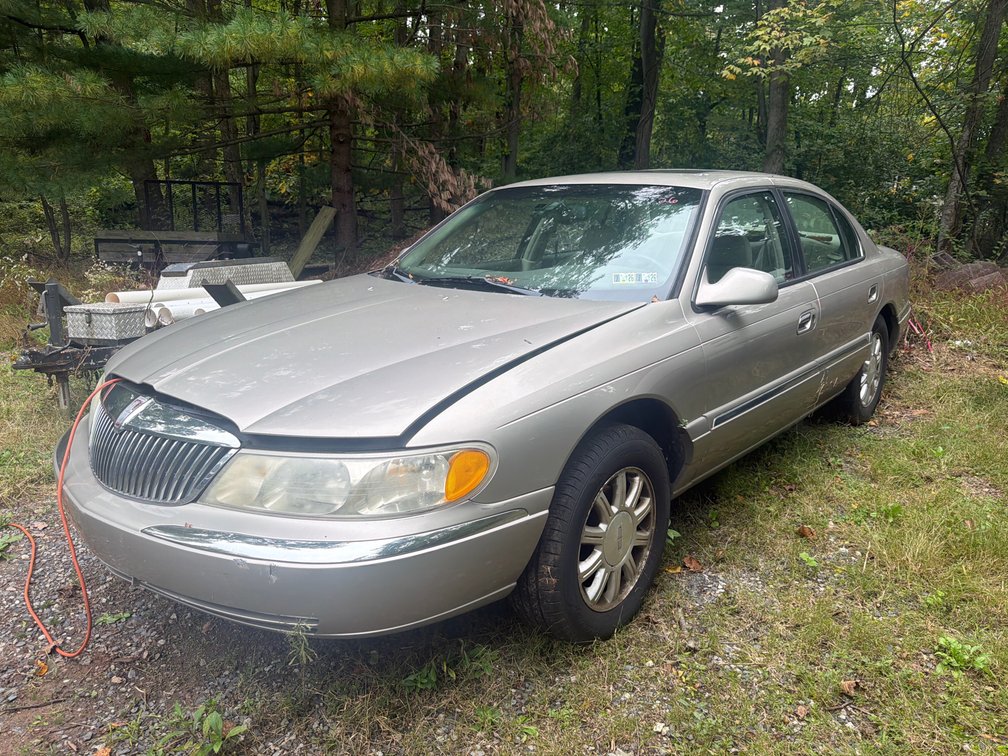 2002 Lincoln Continental