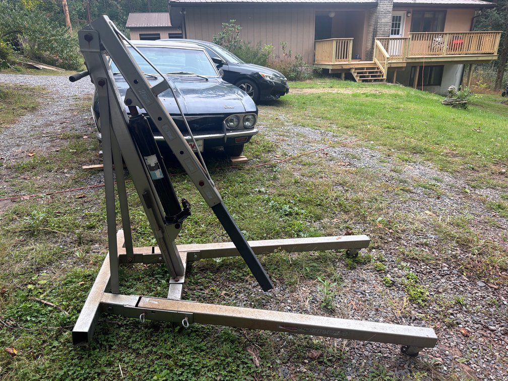 Pittsburgh Automotive 1-1/2 Ton Hoist