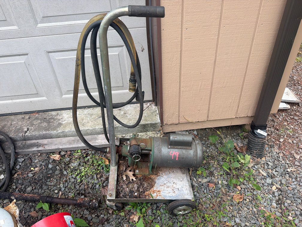 Utility Pump With Cart