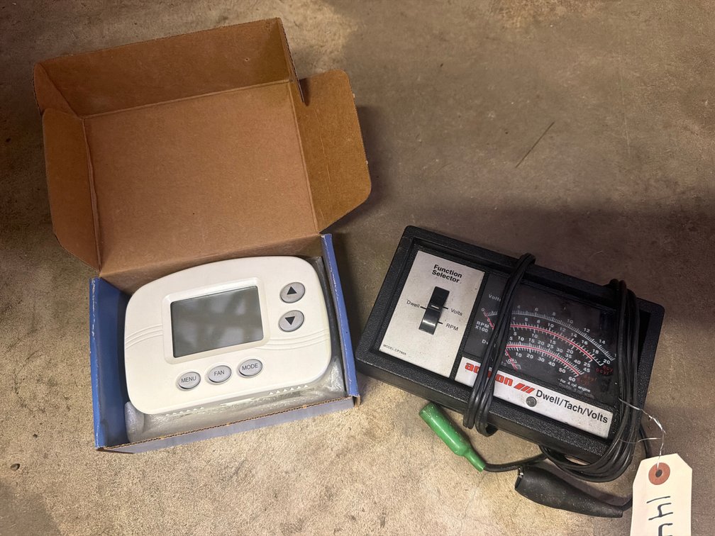 Digital Thermostat & Dwell/Tach/Volts Analyzer