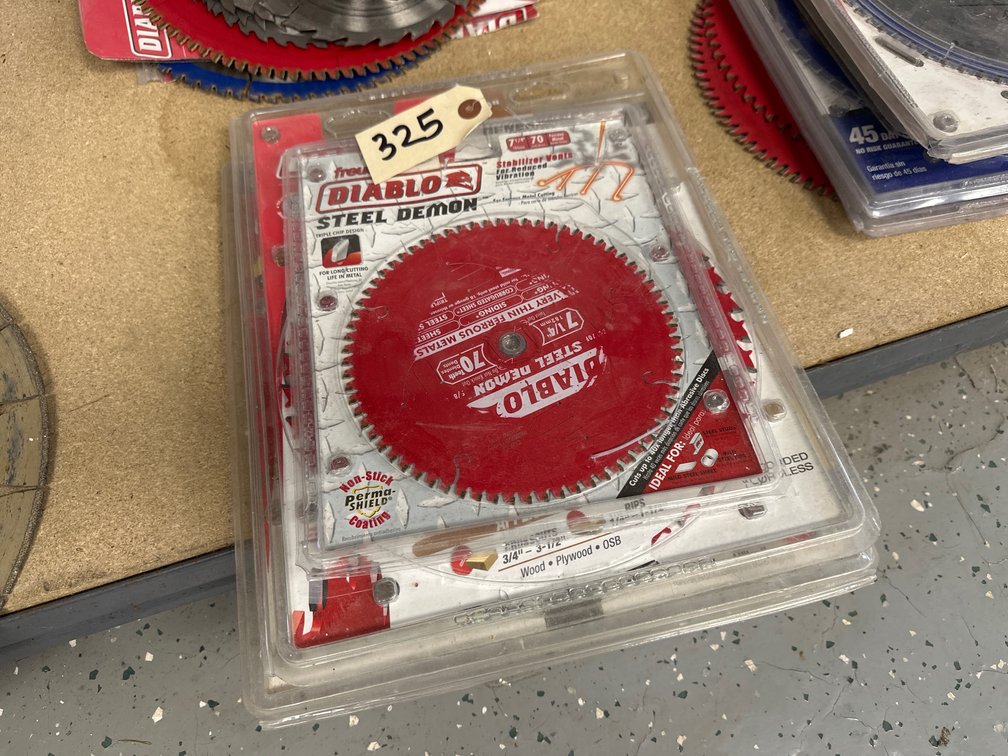 Assorted New Circular Saw Blades