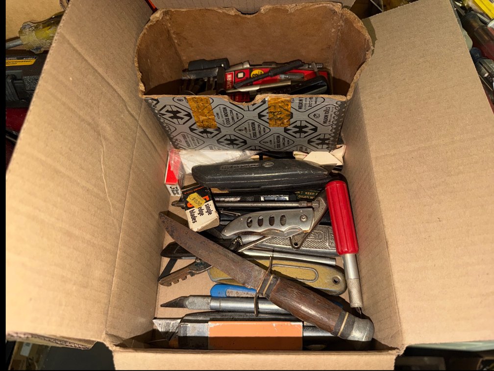 Pocket Knives & Screwdriver Bits