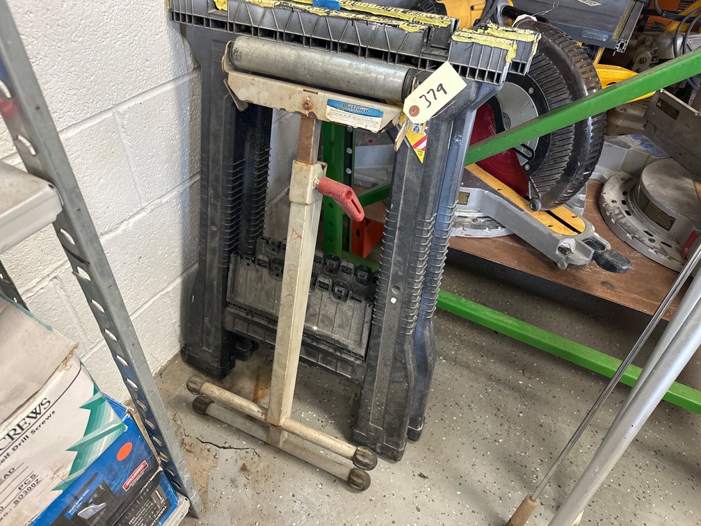 (2) Sawhorses & Roller Stand