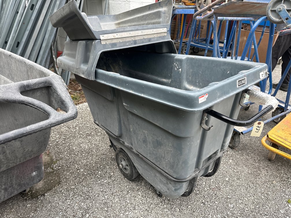 Plastic Trash Hopper With Lid