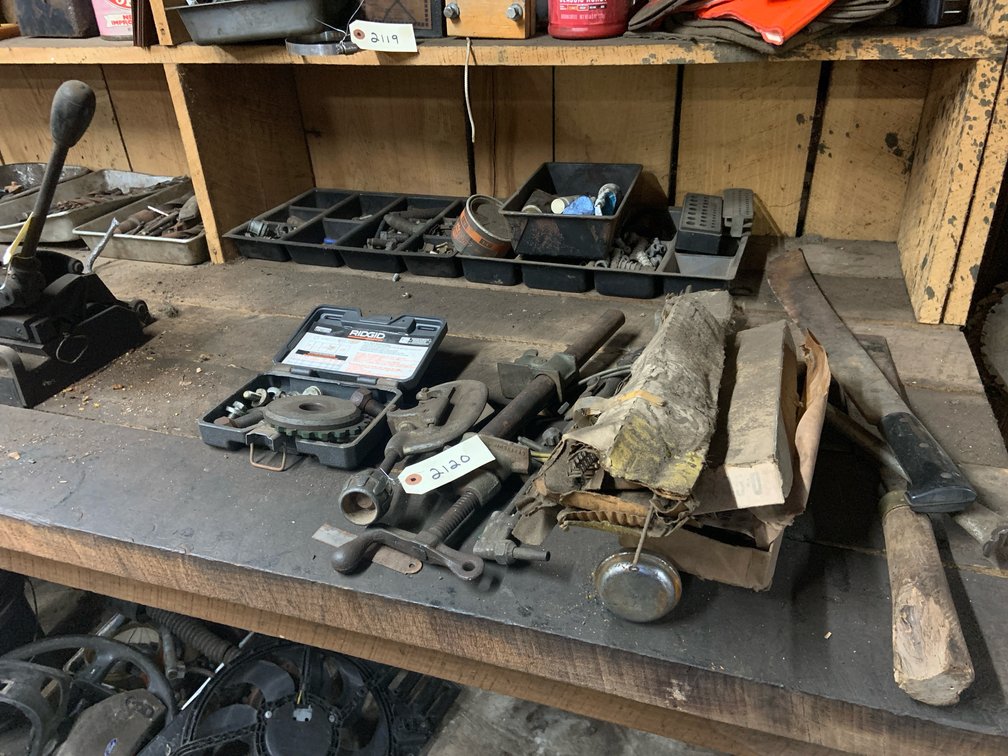 Ridgid Pipe Cutter, Post Clamp, Machetes