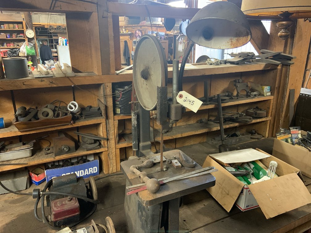 Electric Vertical Bandsaw
