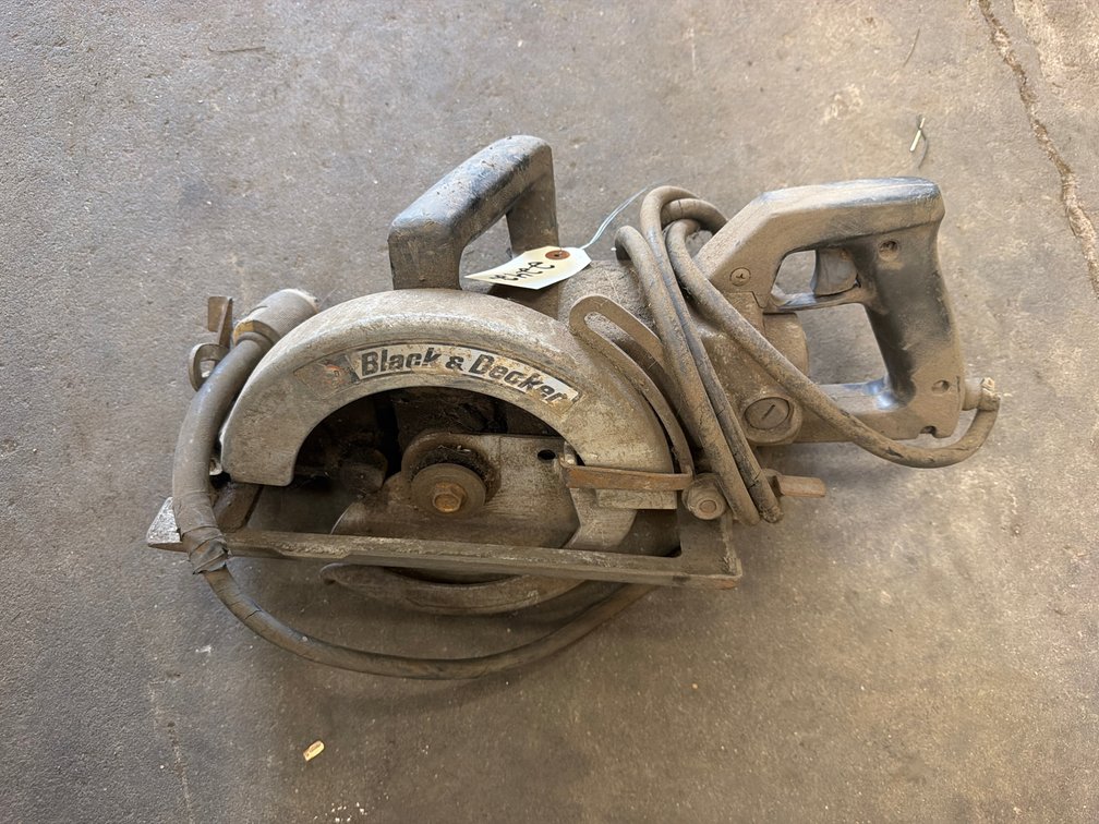 Black & Decker Electric Saw